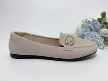 Load image into Gallery viewer, Ladies Flat Covered Toe Shoe (35796L)