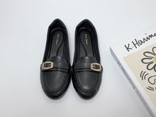 Load image into Gallery viewer, Ladies Flat Covered Toe Shoe (35796L)