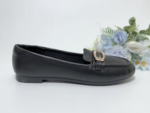 Load image into Gallery viewer, Ladies Flat Covered Toe Shoe (35796L)
