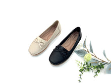 Load image into Gallery viewer, Ladies Covered Toe Flat Shoes (35889L)