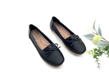 Load image into Gallery viewer, Ladies Covered Toe Flat Shoes (35889L)