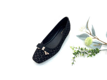 Load image into Gallery viewer, Ladies Flat Covered Toe Shoes (35898L)