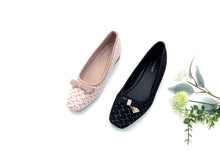 Load image into Gallery viewer, Ladies Flat Covered Toe Shoes (35898L)