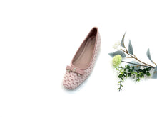 Load image into Gallery viewer, Ladies Flat Covered Toe Shoes (35898L)