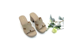 Load image into Gallery viewer, Ladies Slip-On Heels (35896L)