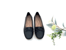 Load image into Gallery viewer, Ladies Covered Toe Flat Shoes (35889L)