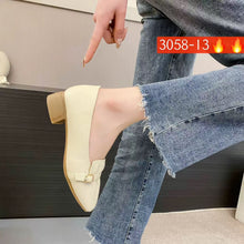 Load image into Gallery viewer, Ladies Leather Slip-On Heels (36062L)