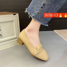 Load image into Gallery viewer, Ladies Leather Slip-On Heels (36062L)