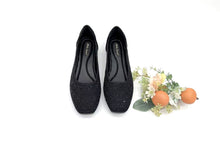 Load image into Gallery viewer, Ladies Slip-On Flat Shoe (35918L)