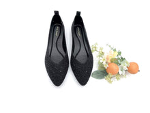 Load image into Gallery viewer, Ladies Pointed Toe Flat Covered Toe Shoe (35996L)