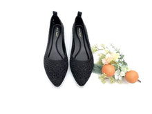 Load image into Gallery viewer, Ladies Pointed Toe Flat Shoe (35995L)