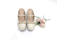 Load image into Gallery viewer, Ladies Slip-On Flat Shoe (35914L)