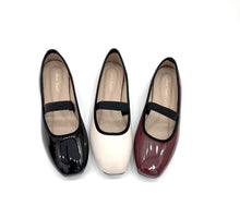 Load image into Gallery viewer, Ladies Mary Jane Flat Shoe (35920L)