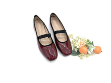 Load image into Gallery viewer, Ladies Mary Jane Flat Shoe (35920L)