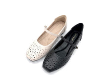 Load image into Gallery viewer, Ladies Flat Covered Toe Shoe (35916L)