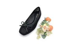 Load image into Gallery viewer, Ladies Ballet Flats Covered Shoe With Ribbon (36250L)