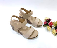 Load image into Gallery viewer, Ladies Strap Wedges (35958L)