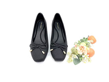 Load image into Gallery viewer, Ladies Ballet Flats In Black Covered Shoe With Ribbon (36157L)