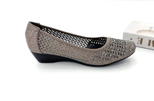 Load image into Gallery viewer, Ladies Formal Slip-On Wedges (35982L)