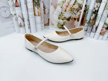 Load image into Gallery viewer, Ladies Flat Shoes Covered Toe Strap Design (N139)