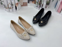 Load image into Gallery viewer, Ladies Flat Covered Toe Shoe Ribbon Design (35681L)