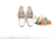 Load image into Gallery viewer, Ladies Slip-On Heels With Strap (36052L)