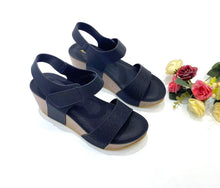 Load image into Gallery viewer, Ladies Strap Wedges (35958L)