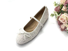 Load image into Gallery viewer, Ladies Mary Jane Flats Covered Shoe With Strap (36020L)
