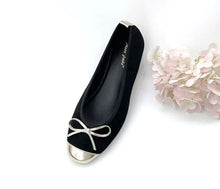 Load image into Gallery viewer, Ladies Flat Covered Toe Shoe Ribbon Design (35855L)
