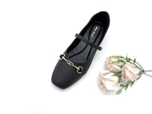 Load image into Gallery viewer, Women's Mary Jane Flat Shoes Square Toe with Gold Chain Detail (36003L)
