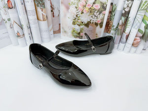 Ladies Flat Shoes Covered Toe Strap Design (N139)
