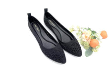 Load image into Gallery viewer, Ladies Pointed Toe Flat Shoe (35995L)