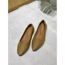 Load image into Gallery viewer, Ladies Flat Shoes Covered Toe Slip-On (N127)
